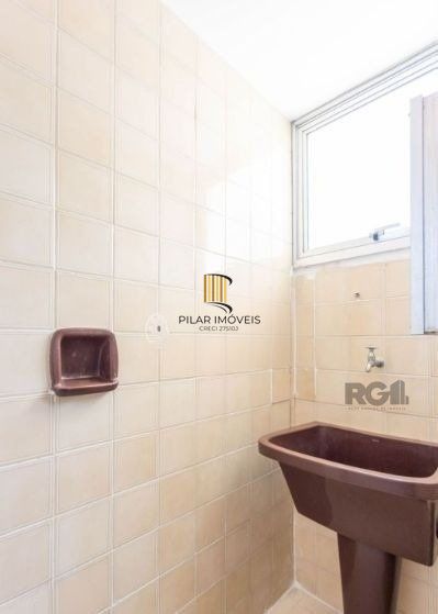 Apartamento no Passo D'areia de 1 dormitório e vaga