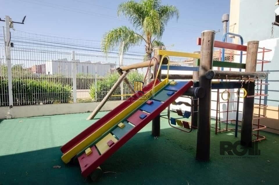 Casa em Condomínio no Humaitá de 2 dormitórios vaga e infra