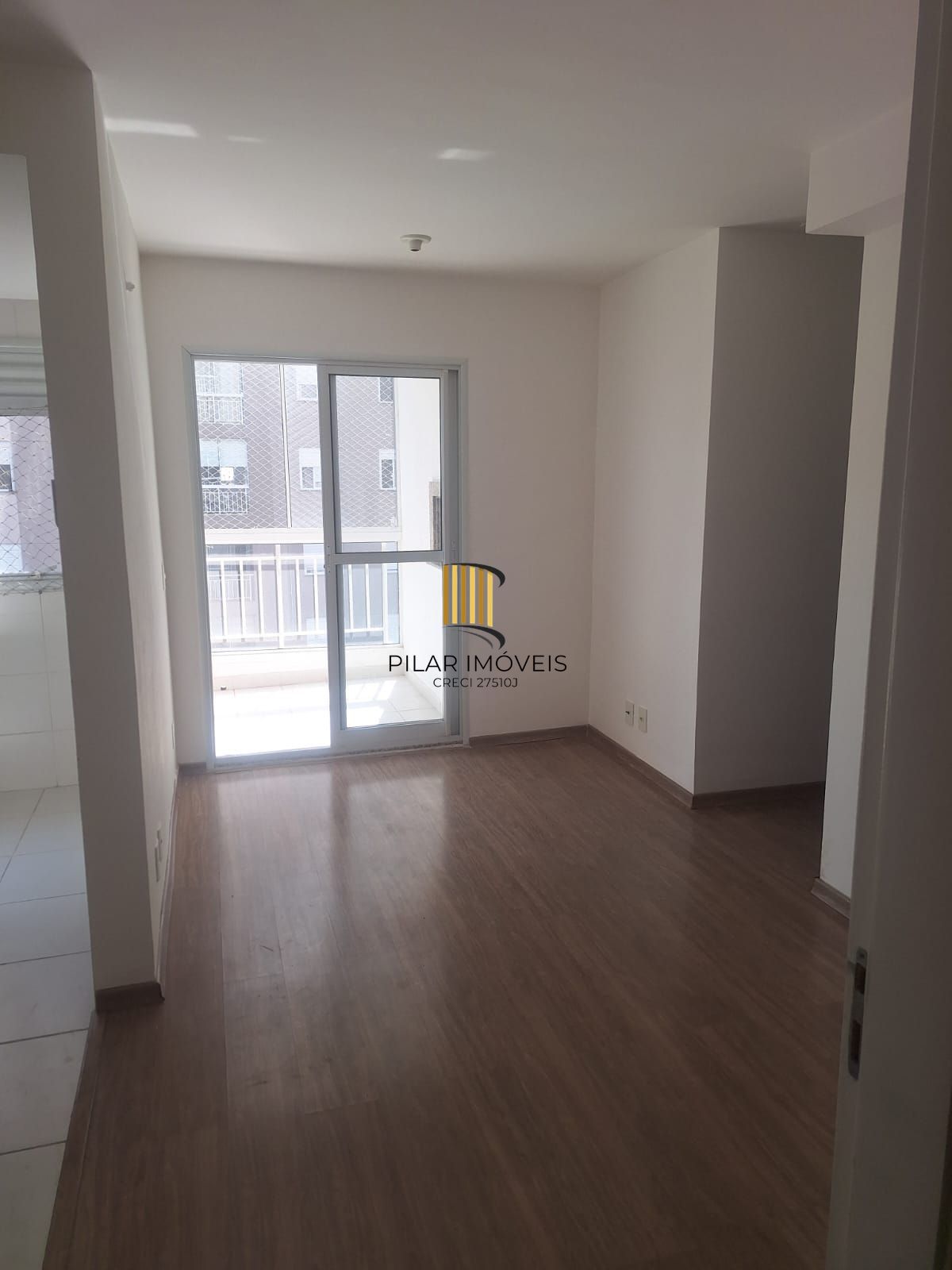 Apartamento no bairro Teresópolis de 2 dormitórios vaga infra DESOCUPADO