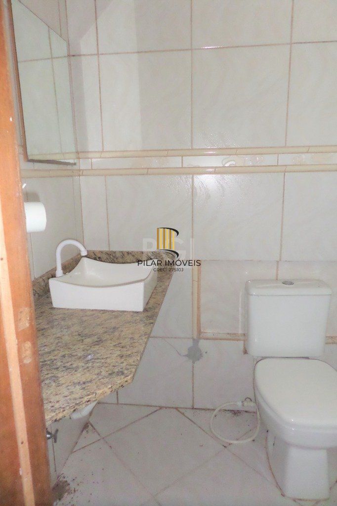 Casa na Hípica com 3 dormitórios e 2 vagas