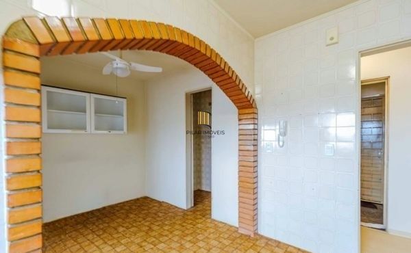Apartamento na Medianeira de 2 dormitórios e vaga