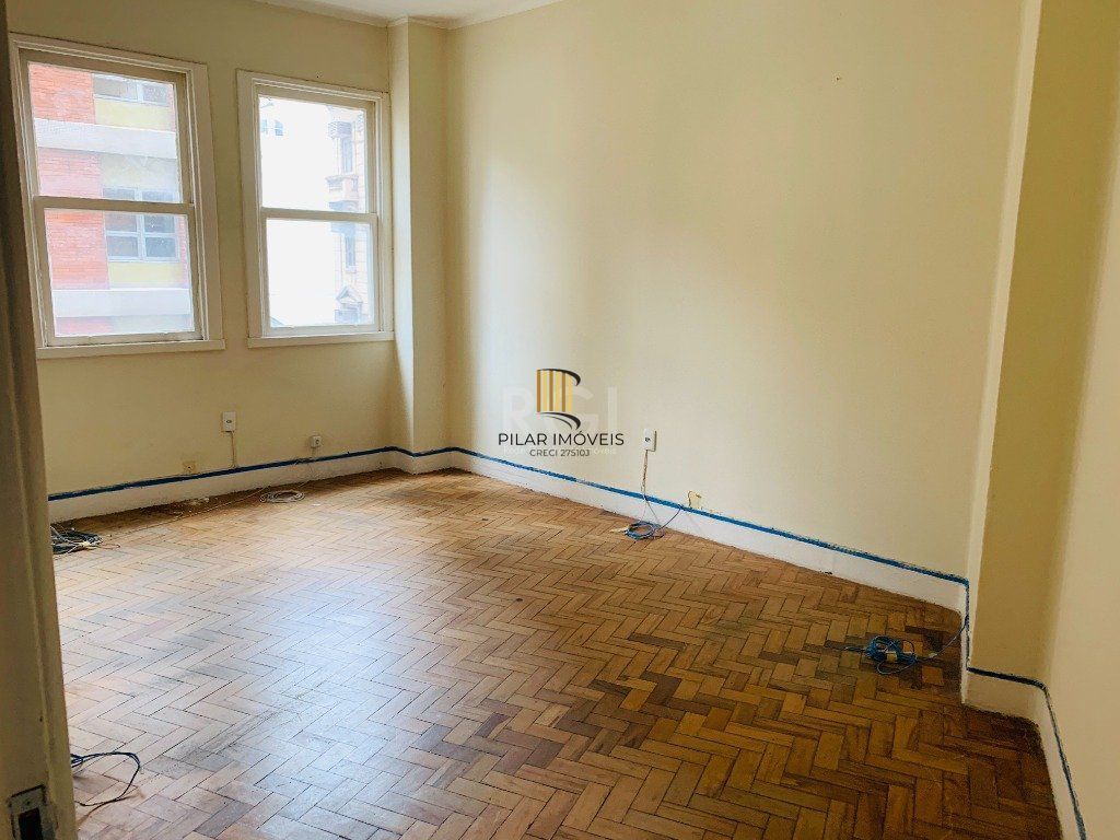 Conjunto/Sala para Venda - 123.42m², 0 dormitórios, Centro