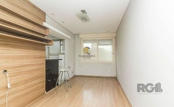 Apartamento de 2 dormitórios e vaga Desocupado