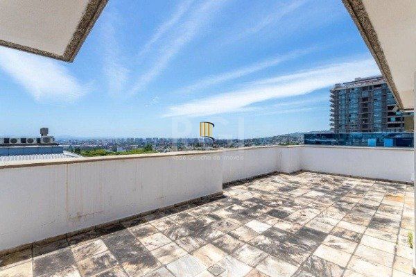 Sala comercial duplex na Av. Carlos Gomes