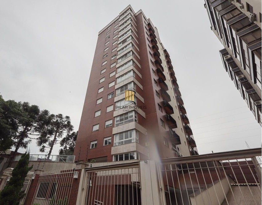 Apartamento no bairro Higienópolis de 2 dormitórios e 2 vagas
