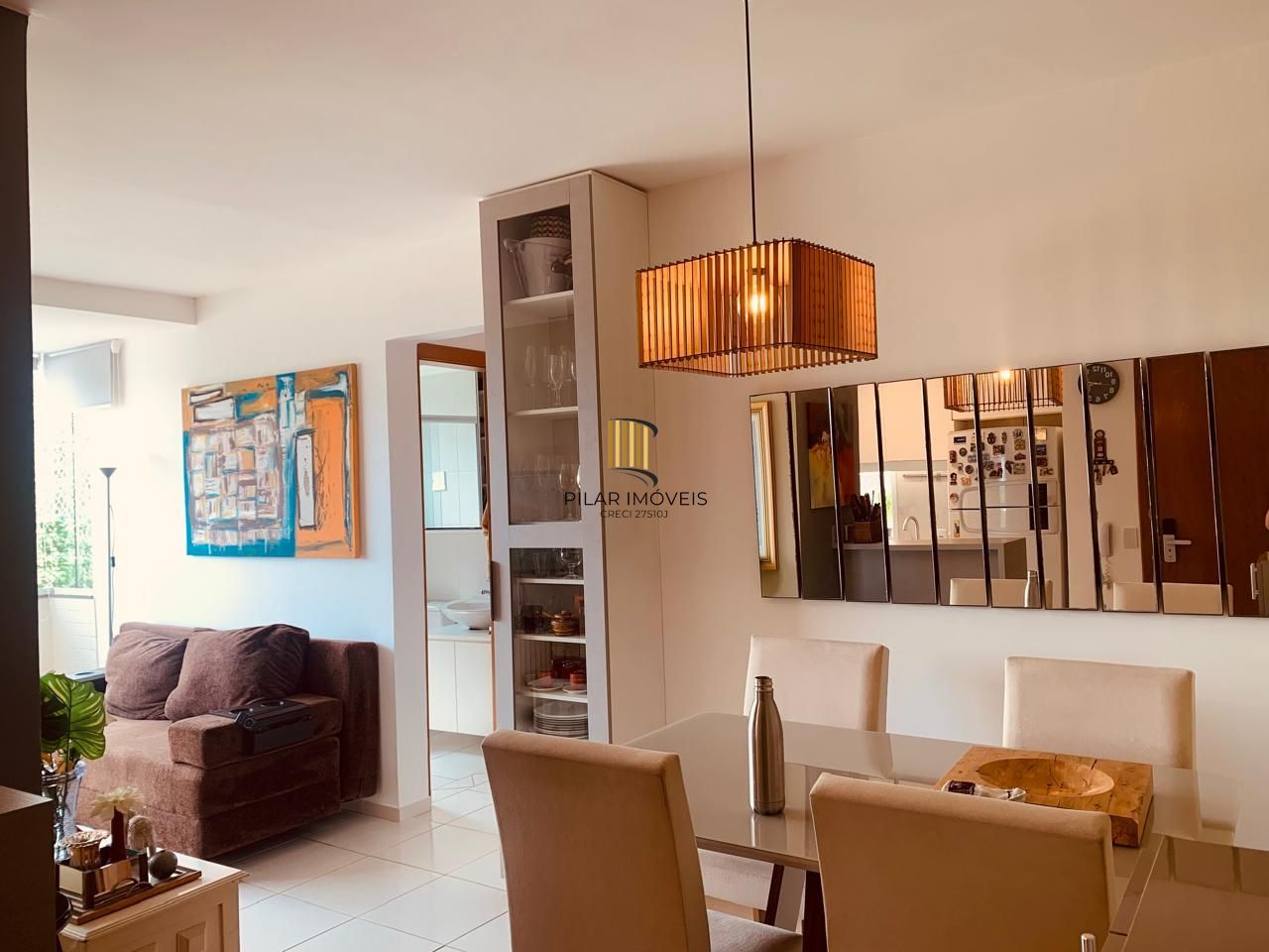 Apartamento no bairro Camaquã de 2 dormitórios vaga e infra