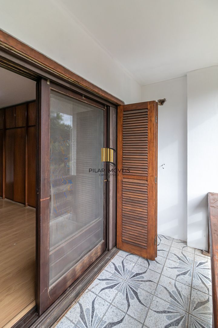 Casa no bairro Jardim Planalto de 3 dormitórios e 3 vagas