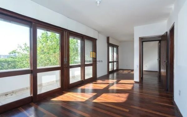 Prédio comercial no bairro Vila Jardim com 550m²