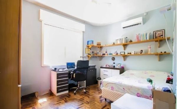 Casa sobrado no Petrópolis com 7 dormitórios e 4 vagas