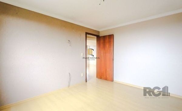 Cobertura no Sarandi de 2 dormitórios e vaga Desocupado