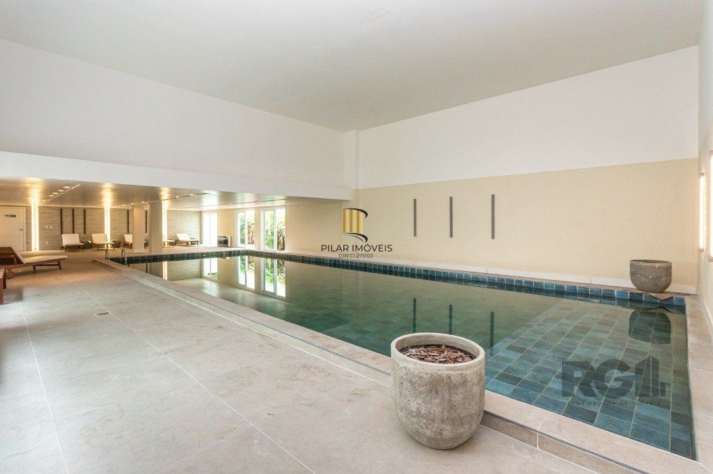 Apartamento de 2 dormitórios e 2 vagas NOVO desocupado