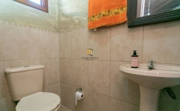 Casa sobrado no bairro Ecoville de 3 dormitórios e 4 vagas