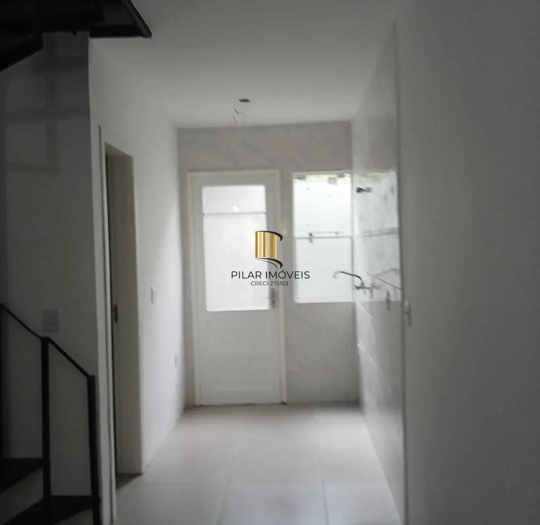 Sobrado 2 dormitórios no bairro Hípica