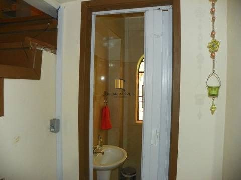 Casa 5 dormitórios no bairro Menino Deus