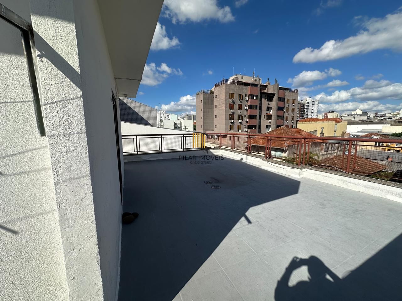 Ótima cobertura de 3 dormitórios com 232m² no bairro Passo da Areia.