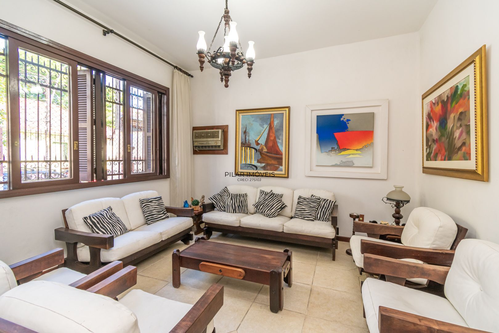 Casa 3 dormitórios no bairro Azenha