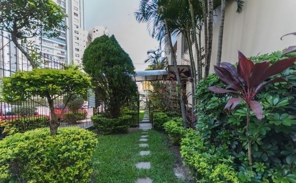 Apartamento no bairro Vila Ipiranga de 2 dormitórios e vaga