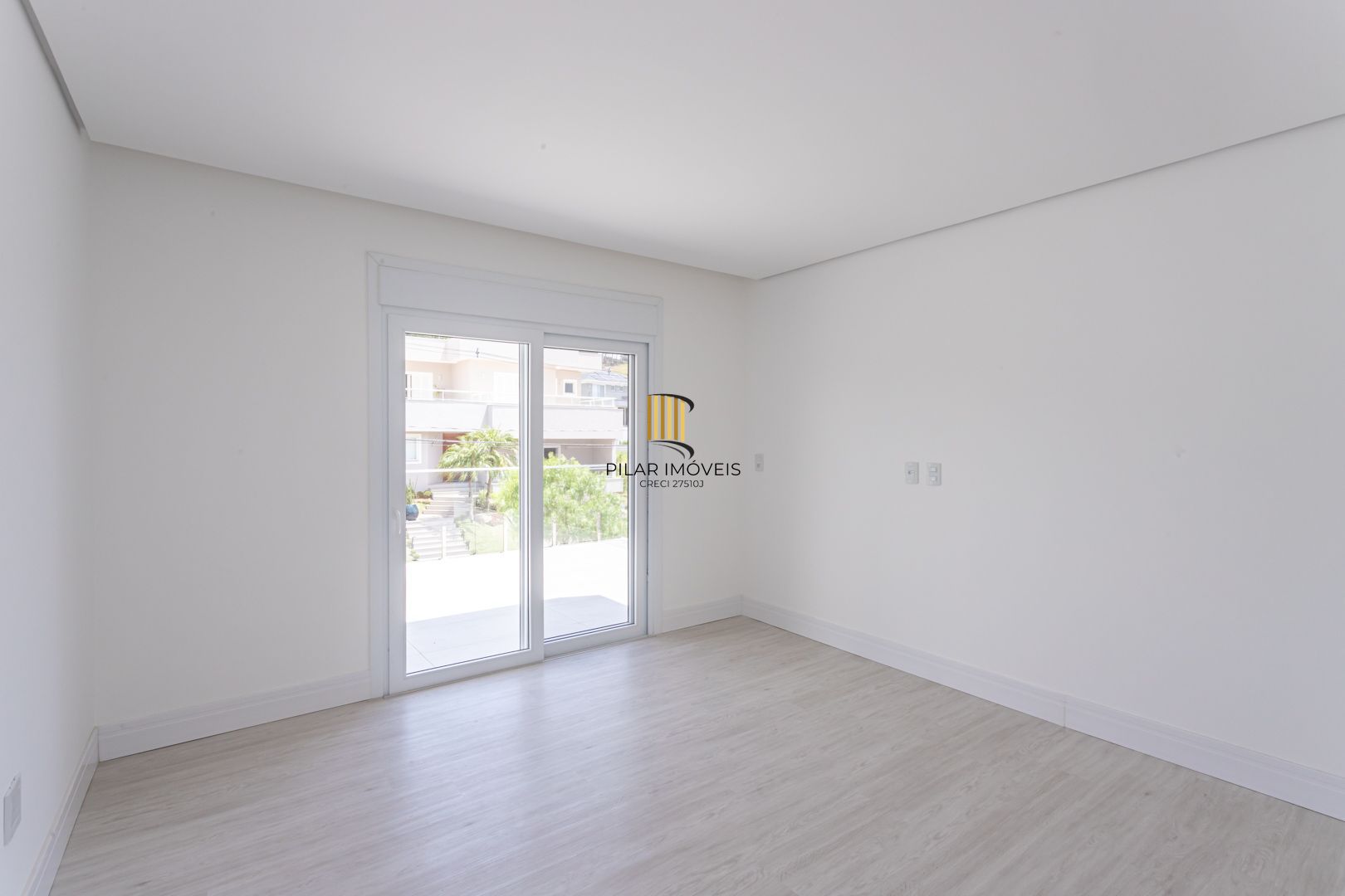 Casa de Condomínio 4 dormitórios no bairro Vila Nova