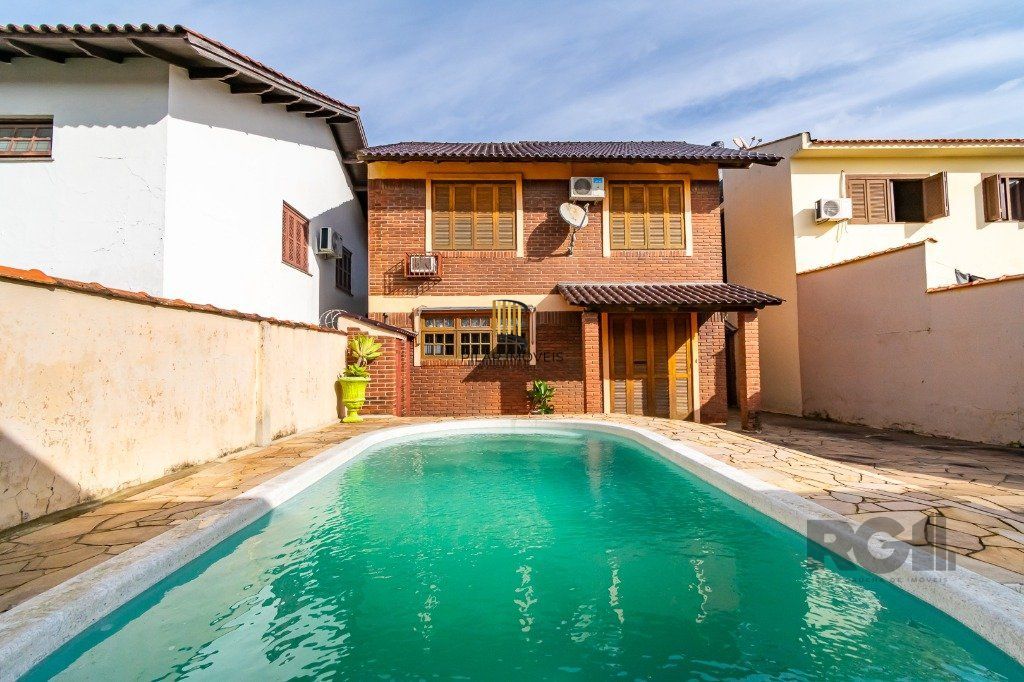 Casa sobrado na zona norte de 3 dormitórios 3 vagas e piscina