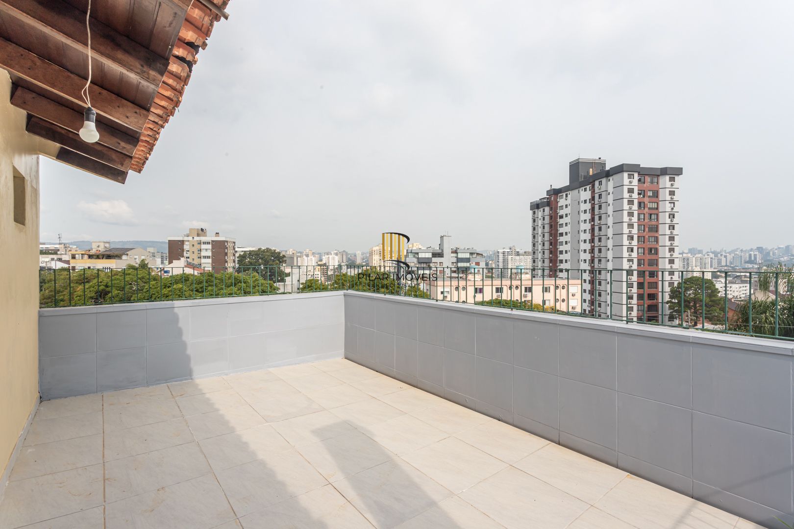 Prédio Comercial no Cristo Redentor com 2 apartamentos individuais