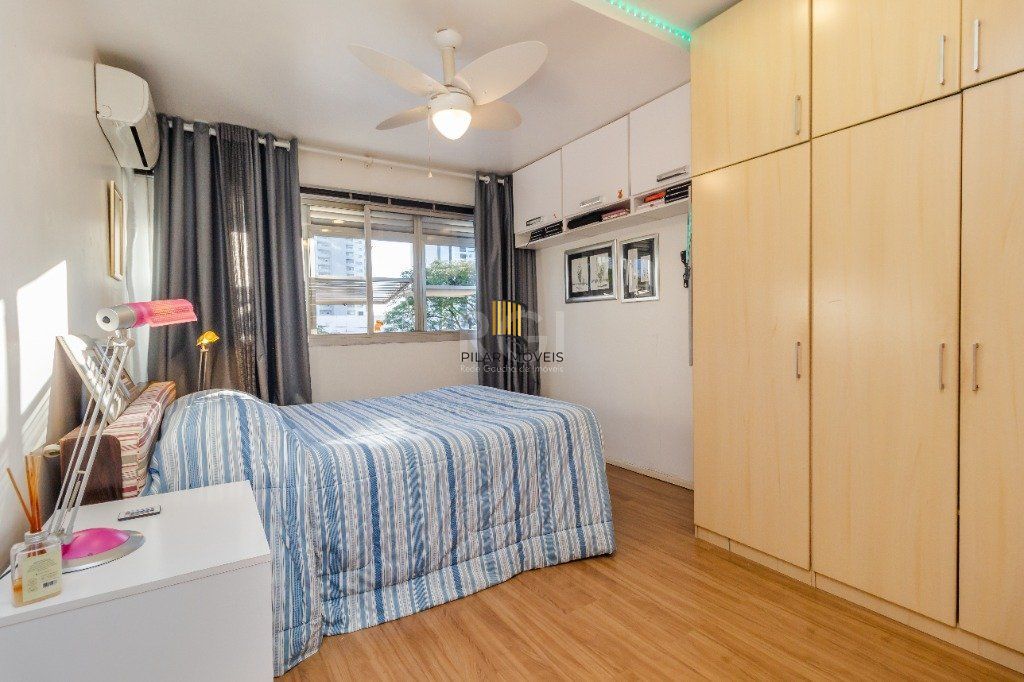 Apartamento para Venda - 138m², 3 dormitórios, sendo 1 suites, 1 vaga - Petrópolis