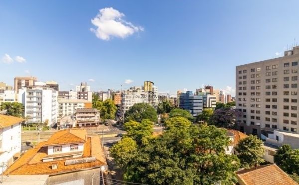Cobertura no bairro Higienópolis de 4 dormitórios  4 vagas e piscina DESOCUPADA