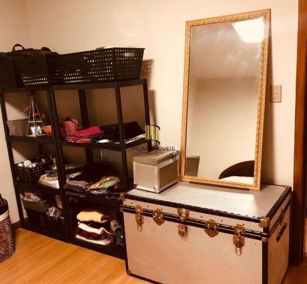 Apartamento no bairro Vila Ipiranga de 2 dormitórios e vaga