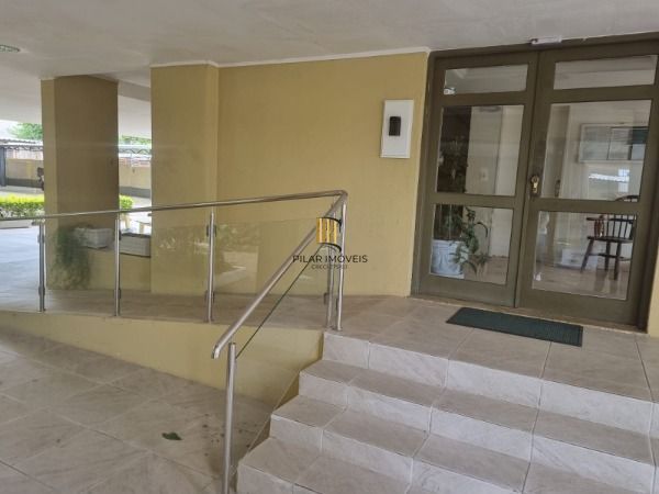 Apartamento no Cristal de 2 dormitórios, dependência e vaga