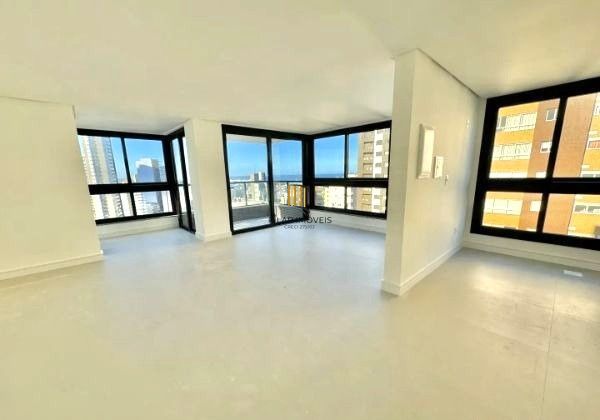 Apartamento em Torres Alto padrão de 3 dormitórios e 2 vagas