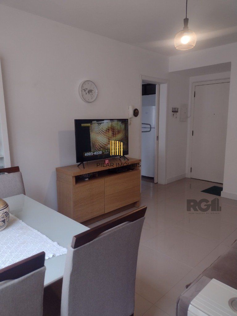 APTO 02 DORM , 01 VAGA , ELEVADOR , DEPENDENCIA , CHURRASQUEIRA