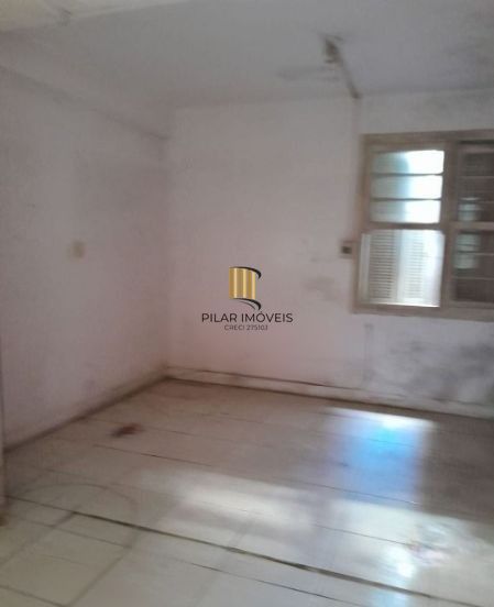Apartamento no Centro térreo de 2 dormitórios com pátio