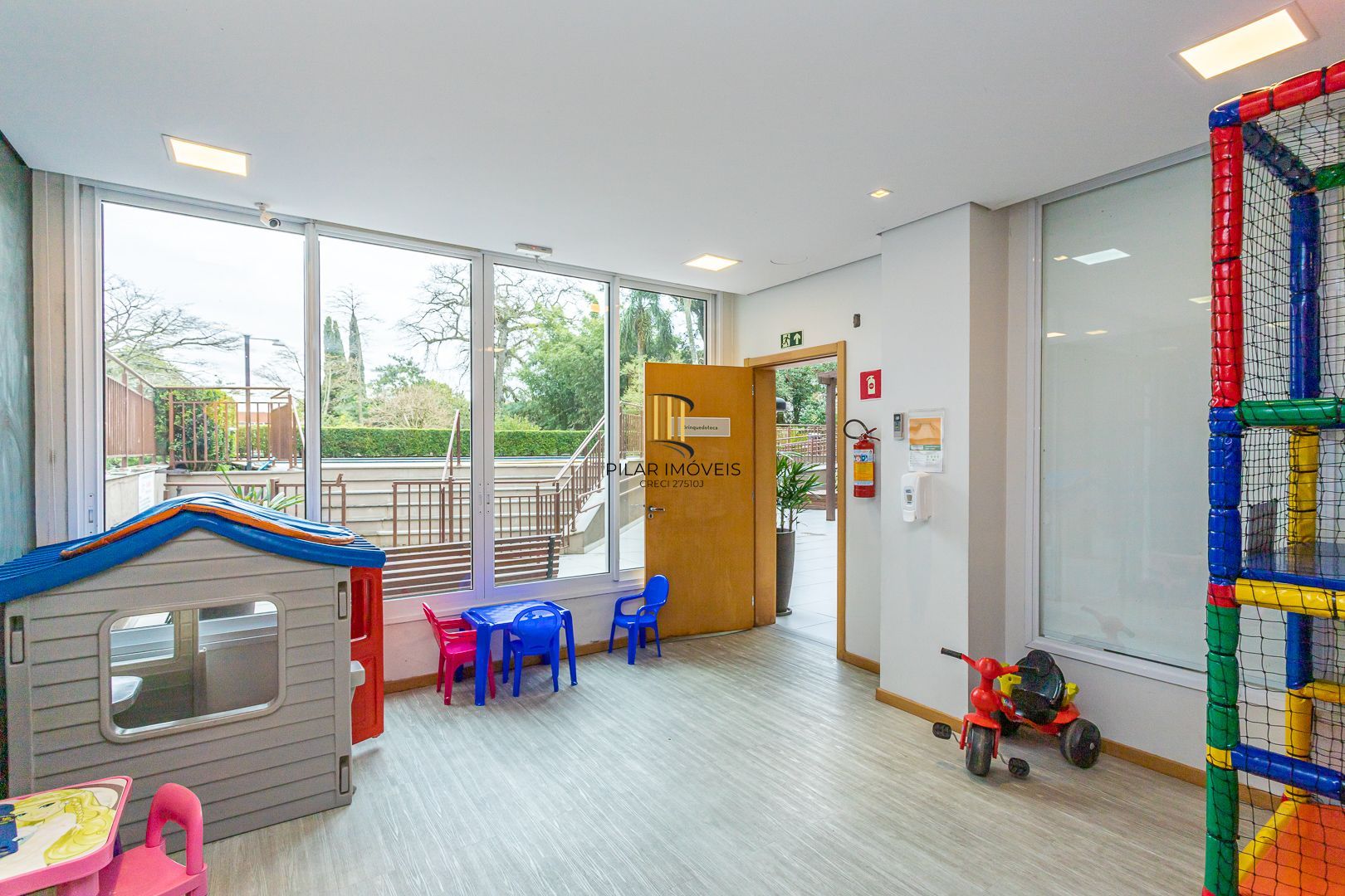 Apartamento no bairro Teresópolis de 2 dormitórios vaga e infra