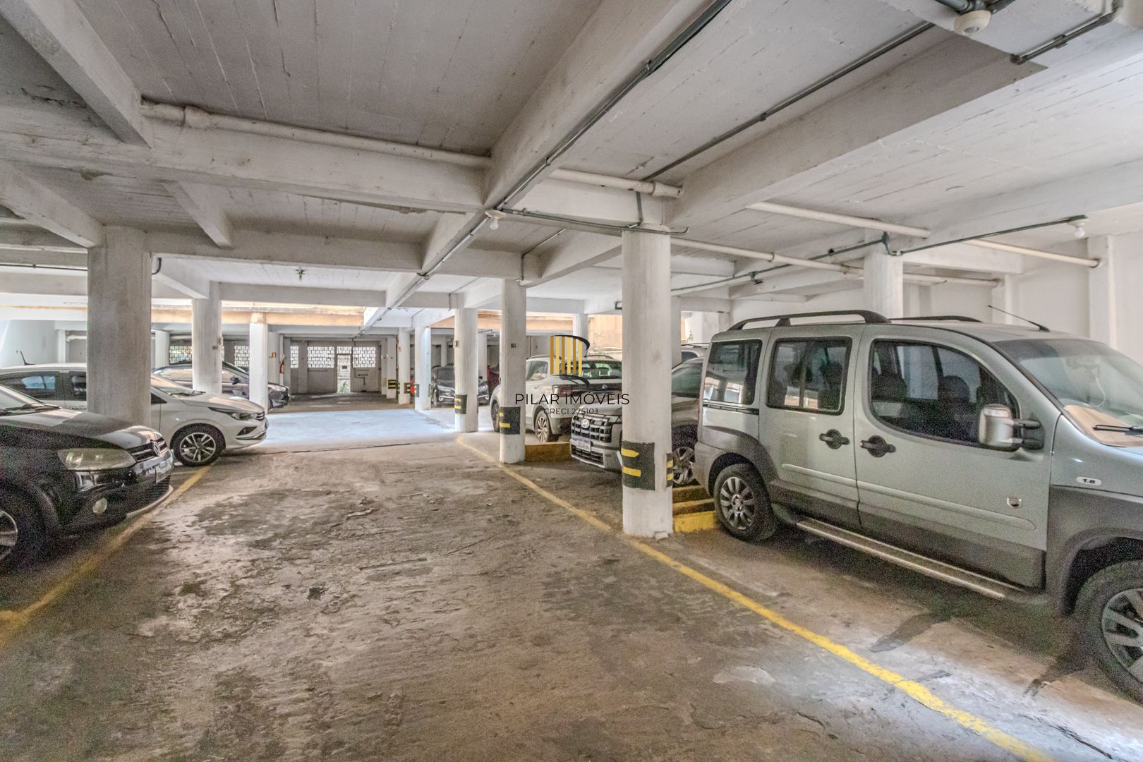 Apartamento no Centro de 2 dormitórios e vaga