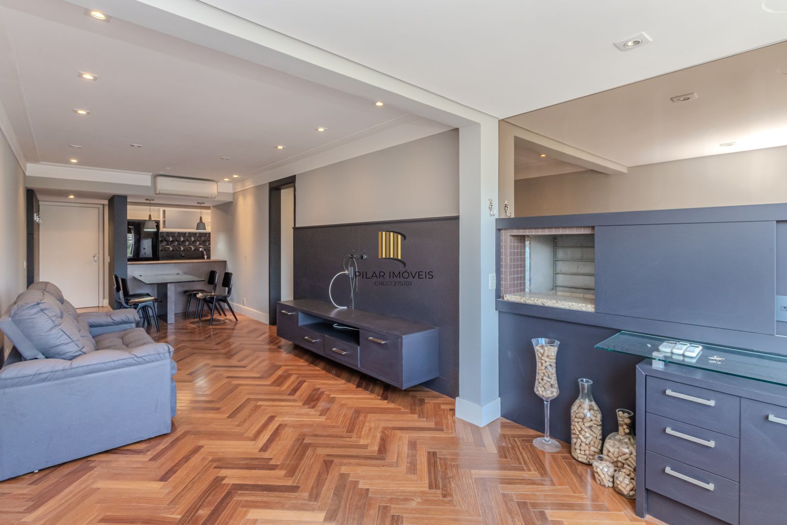 Apartamento impecável, finamente decorado, entrar e morar!