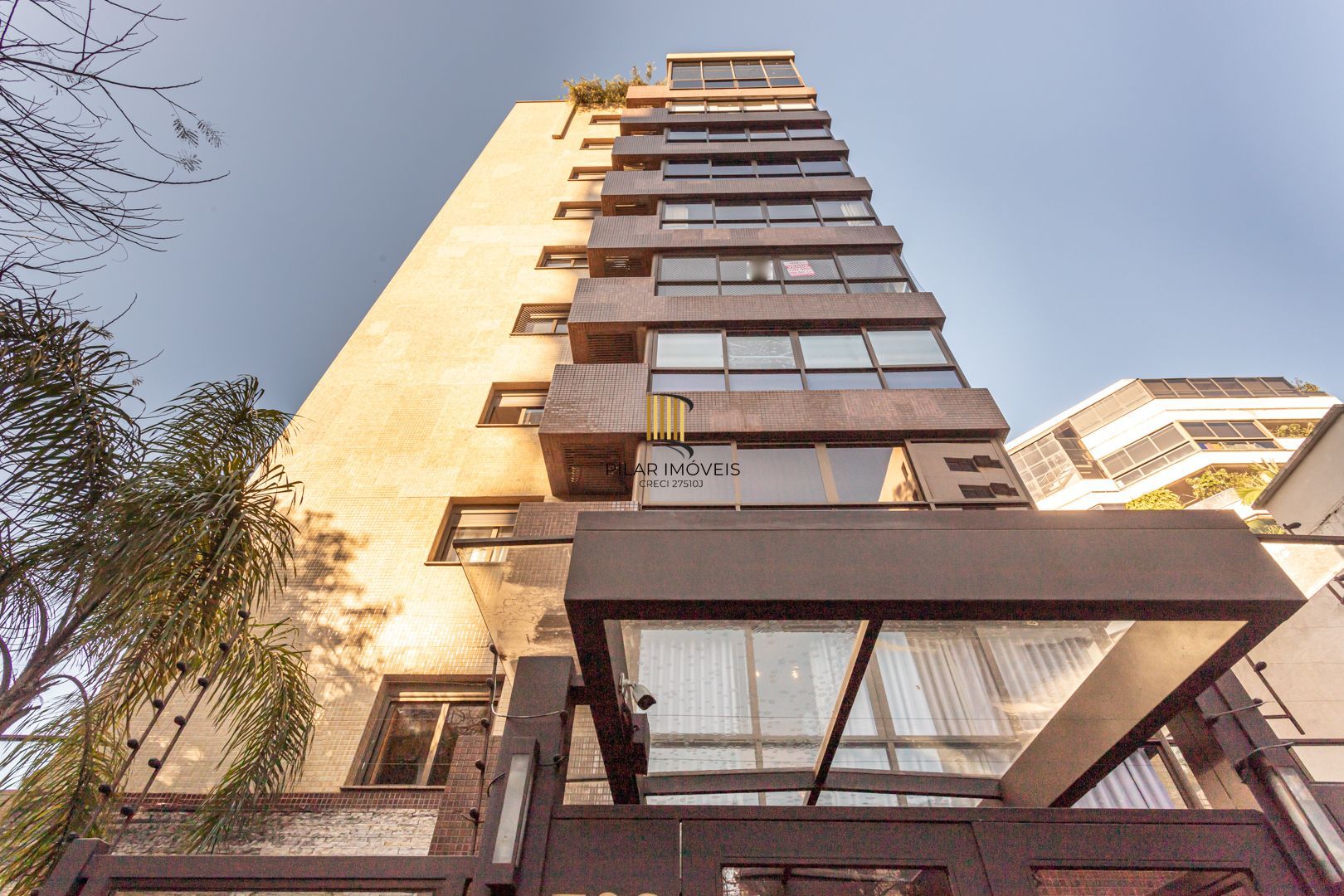 Apartamento no bairro Mont Serrat de 2 suítes e 2 vagas DESOCUPADO