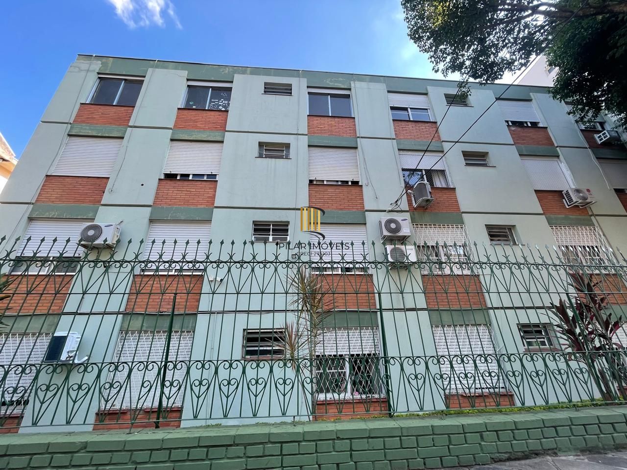 Amplo apartamento 3 dormitórios, bairro Petrópolis.