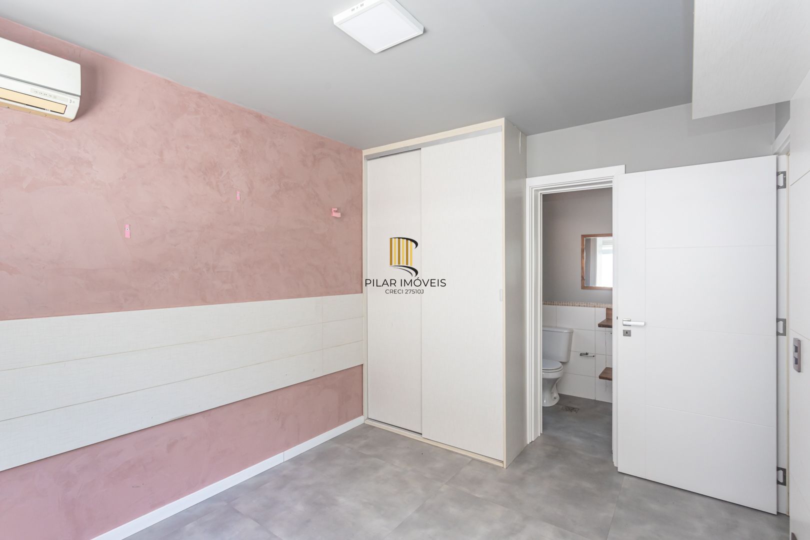 Apartamento Garden no bairro Pertrópolis de 3 dormitórios e 2 vagas DESOCUPADO