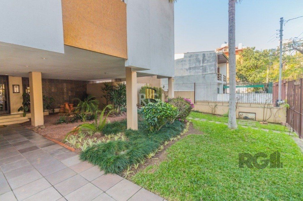 Apartamento no Petrópolis de 1 dormitório e vaga
