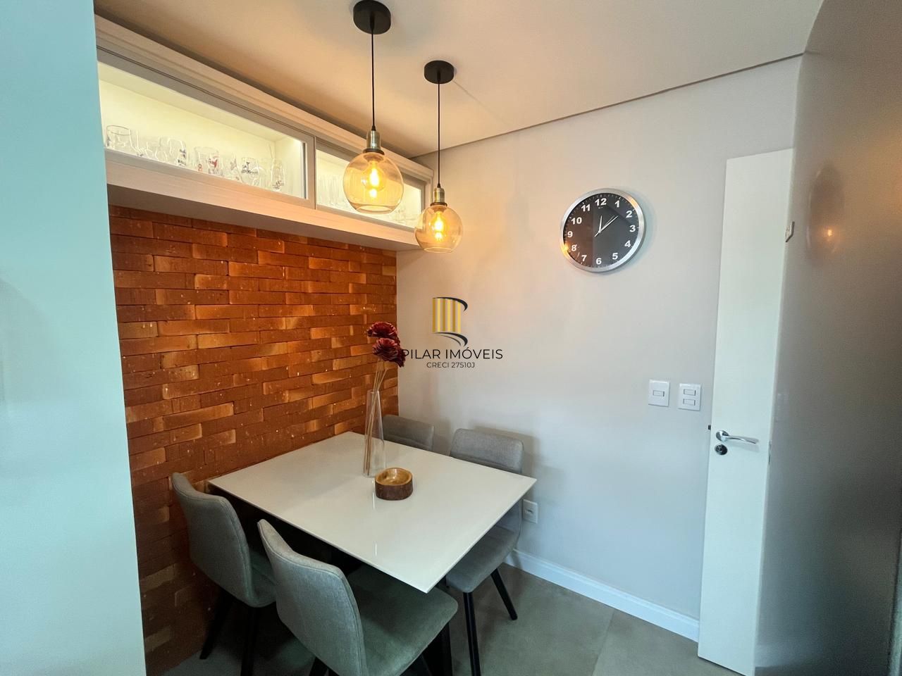 Apartamento 2 dorm. + Dependência no Menino Deus