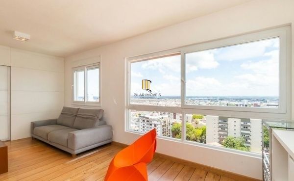 Apartamento no bairro Higienópolis de 2 dormitórios e 2 vagas