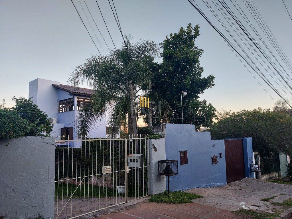 Casa de 5 dormitórios 6 vagas -no  Cristal