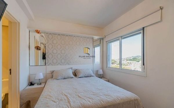 Cobertura duplex na Medianeira de 2 dormitórios e 2 vagas