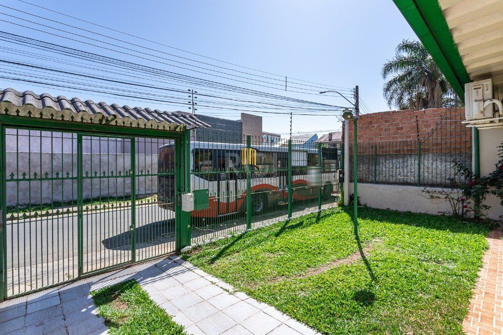 Casa para Venda - 143.32m², 3 dormitórios, sendo 1 suites, 5 vagas - Parque Santa Fé