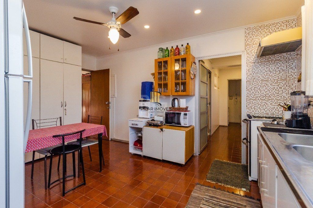 Apartamento para Venda - 138m², 3 dormitórios, sendo 1 suites, 1 vaga - Petrópolis