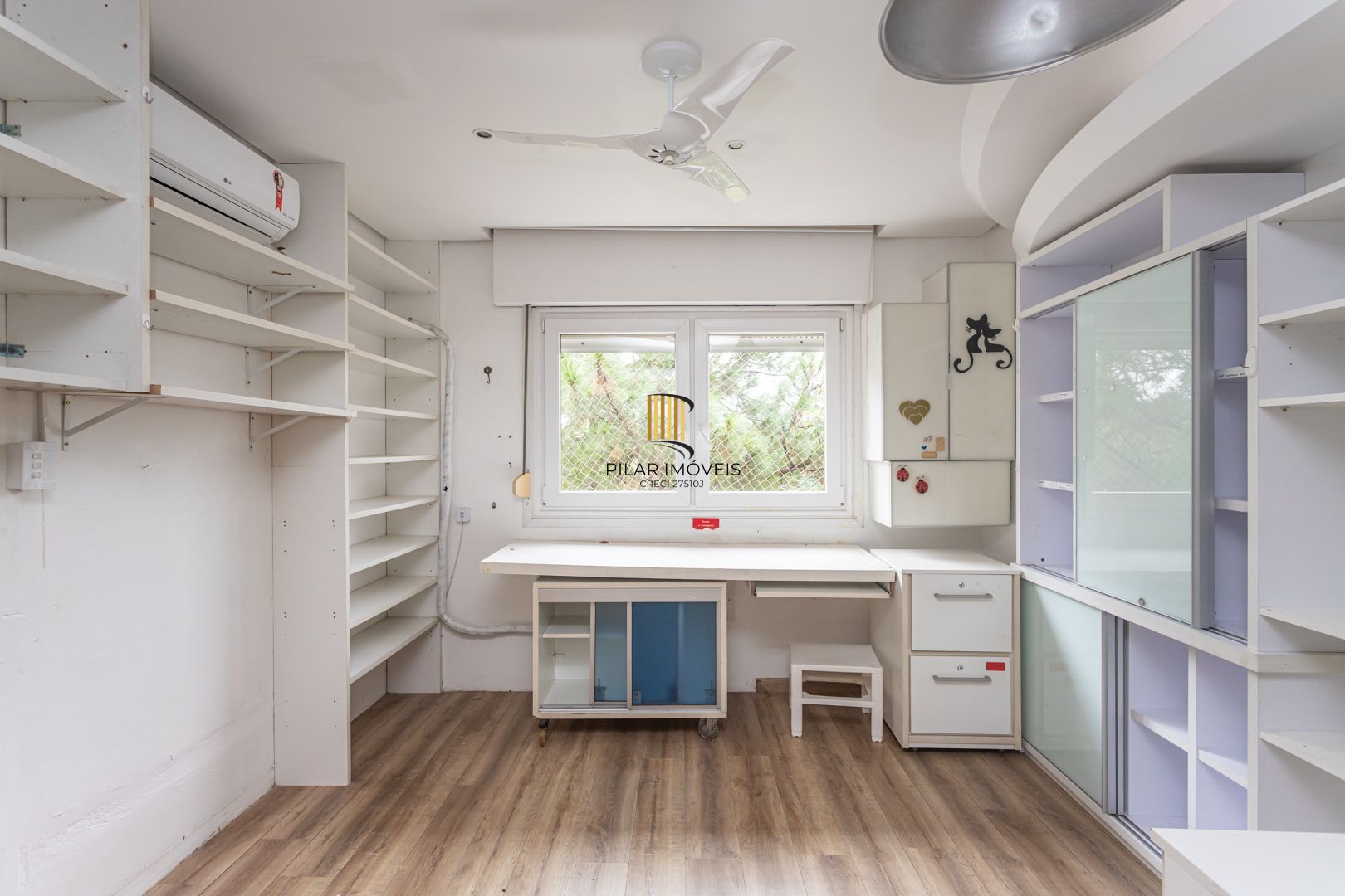 Apartamento de 2 dormitórios DESOCUPADO em frente do Iguatemi