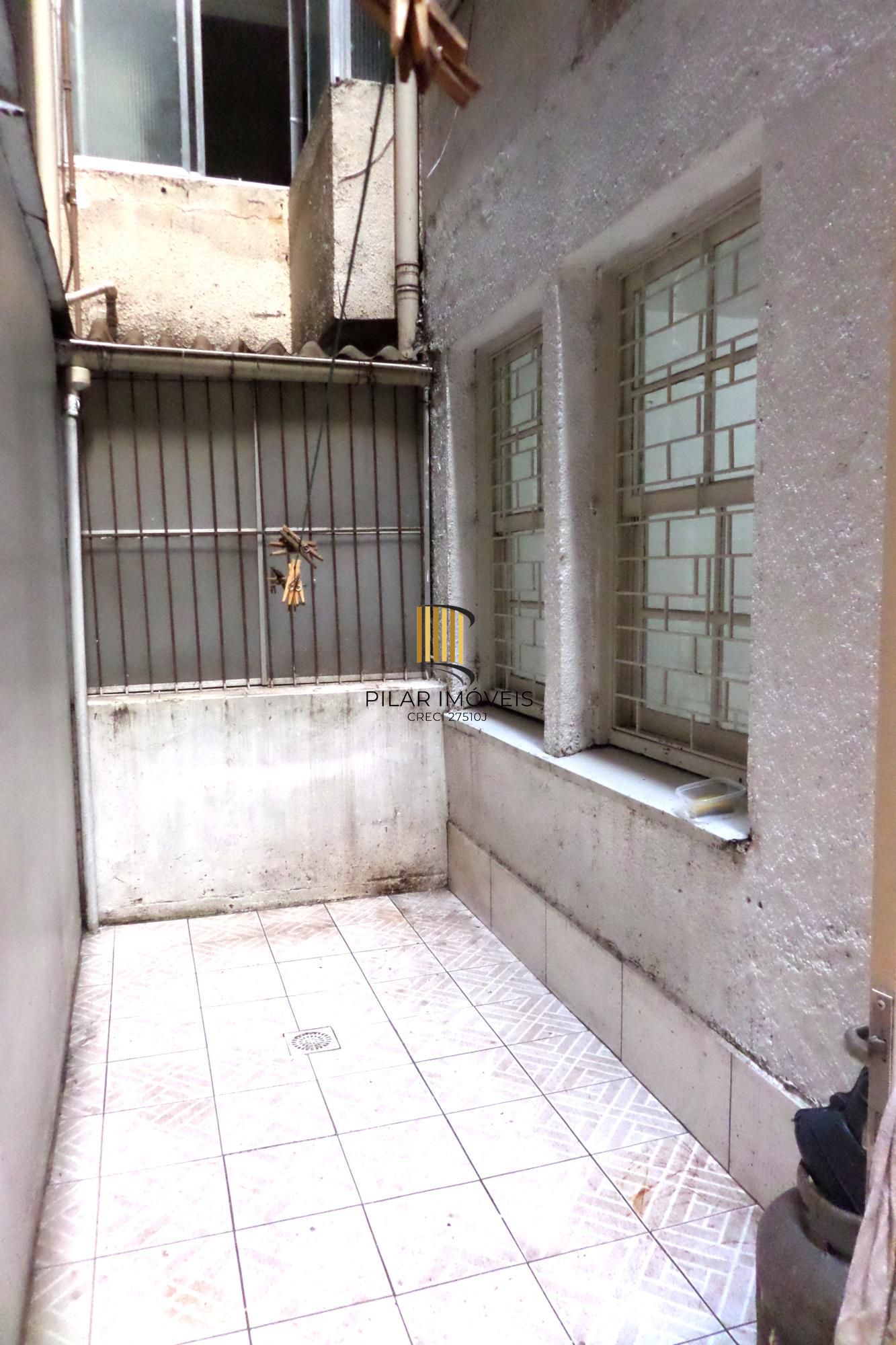 Apartamento no Centro de 1 dormitório desocupado