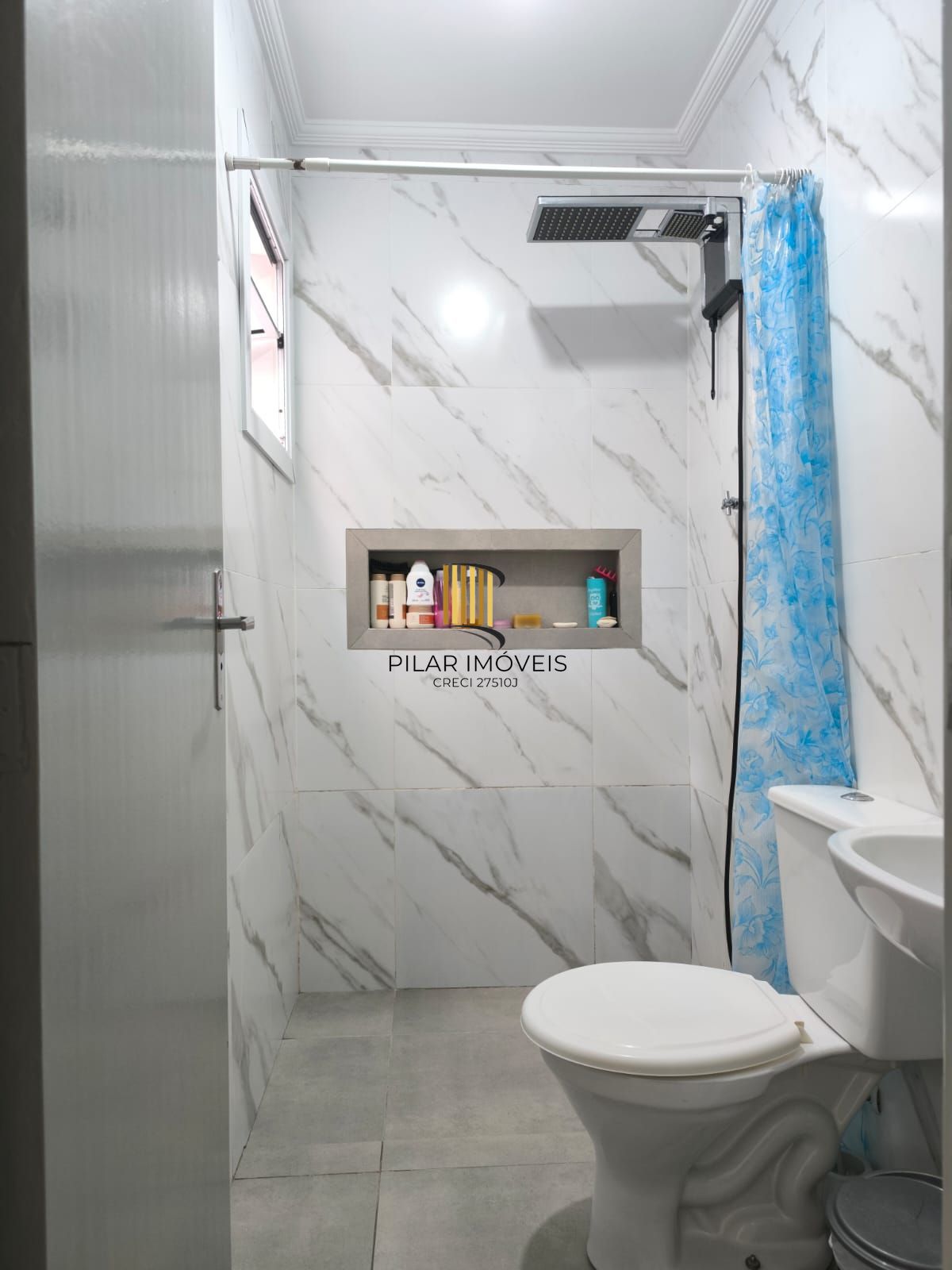 Casa 2 dormitórios no bairro Jardim Algarve