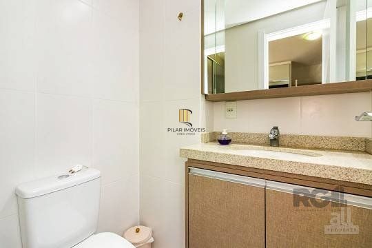 Apartamento  no Menino Deus de 3 dormitórios e 2 vagas