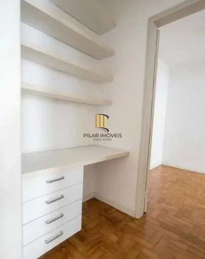 Apartamento Térreo com pátio no Menino Deus de 1 dormitório DESOCUPADO