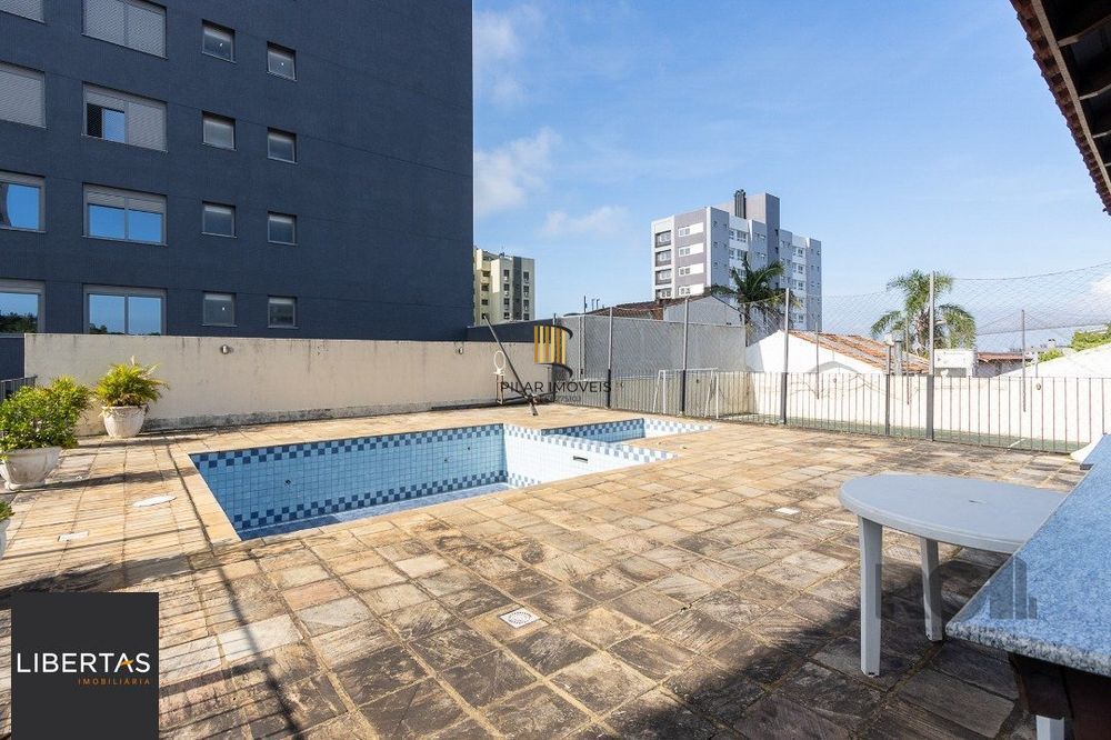 Apartamento amplo no bairro Tristeza de 3 dormitórios e 2 vagas